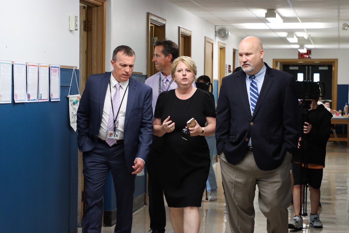 PlymouthSch's tweet image. It’s not everyday that the Commissioner of Education visits your school! 😱 The community at @Cold_SpringElem was thrilled to welcome Commissioner Jeffrey C. Riley to witness the vibrant culture and dedication to learning happening within the walls of CSES. 📚✏️✨ @MASchoolsK12