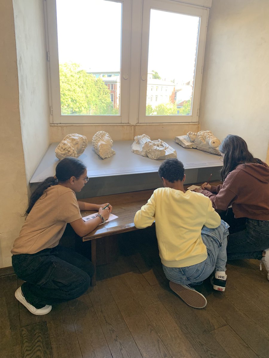 Bouysset Lisbeth (@lisbouysset) on Twitter photo Première découverte du <a href="/MSR_Tlse/">Musée Saint-Raymond</a> par les élèves de 6ème du <a href="/ColGVauquelin/">Collège Vauquelin</a>. Apprendre à regarder, voir, écouter, travailler ensemble…#FCA #cultureantique #culturehumaniste Quand connaître l’Autre nous rend plus forts. <a href="/LCA_Ac_Toulouse/">LCA académie Toulouse</a> <a href="/FAURIEHERBERT/">A.FAURIE-HERBERT</a> <a href="/leclercarno/">Arnaud Leclerc</a> <a href="/jeanche11626071/">jean chevalier</a> Première découverte du <a href="/MSR_Tlse/">Musée Saint-Raymond</a> par les élèves de 6ème du <a href="/ColGVauquelin/">Collège Vauquelin</a>. Apprendre à regarder, voir, écouter, travailler ensemble…#FCA #cultureantique #culturehumaniste Quand connaître l’Autre nous rend plus forts. <a href="/LCA_Ac_Toulouse/">LCA académie Toulouse</a> <a href="/FAURIEHERBERT/">A.FAURIE-HERBERT</a> <a href="/leclercarno/">Arnaud Leclerc</a> <a href="/jeanche11626071/">jean chevalier</a>
