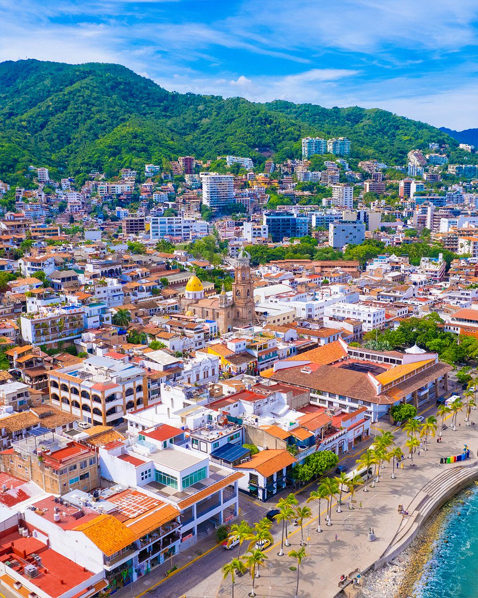Este mágico destino guarda un auténtico espíritu mexicano. #PuertoVallarta 
bit.ly/44UVVl6
·
Puerto Vallarta is defined by its natural charm, the essence of its culture, gastronomy and traditions. #VisitPuertoVallarta