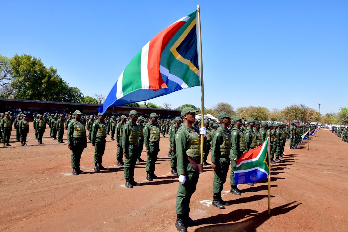 PresidencyZA's tweet photo. During the official launch of the Border Management Authority, President @CyrilRamaphosa inspected the parade.
#SecuringOurBorders ๐ฟ๐ฆ https://t.co/aT7cPI8TAq