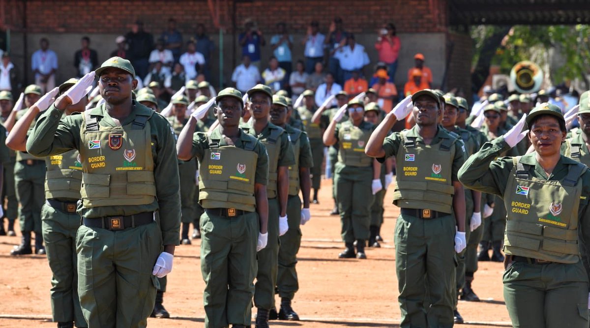 PresidencyZA's tweet photo. During the official launch of the Border Management Authority, President @CyrilRamaphosa inspected the parade.
#SecuringOurBorders ๐ฟ๐ฆ https://t.co/aT7cPI8TAq