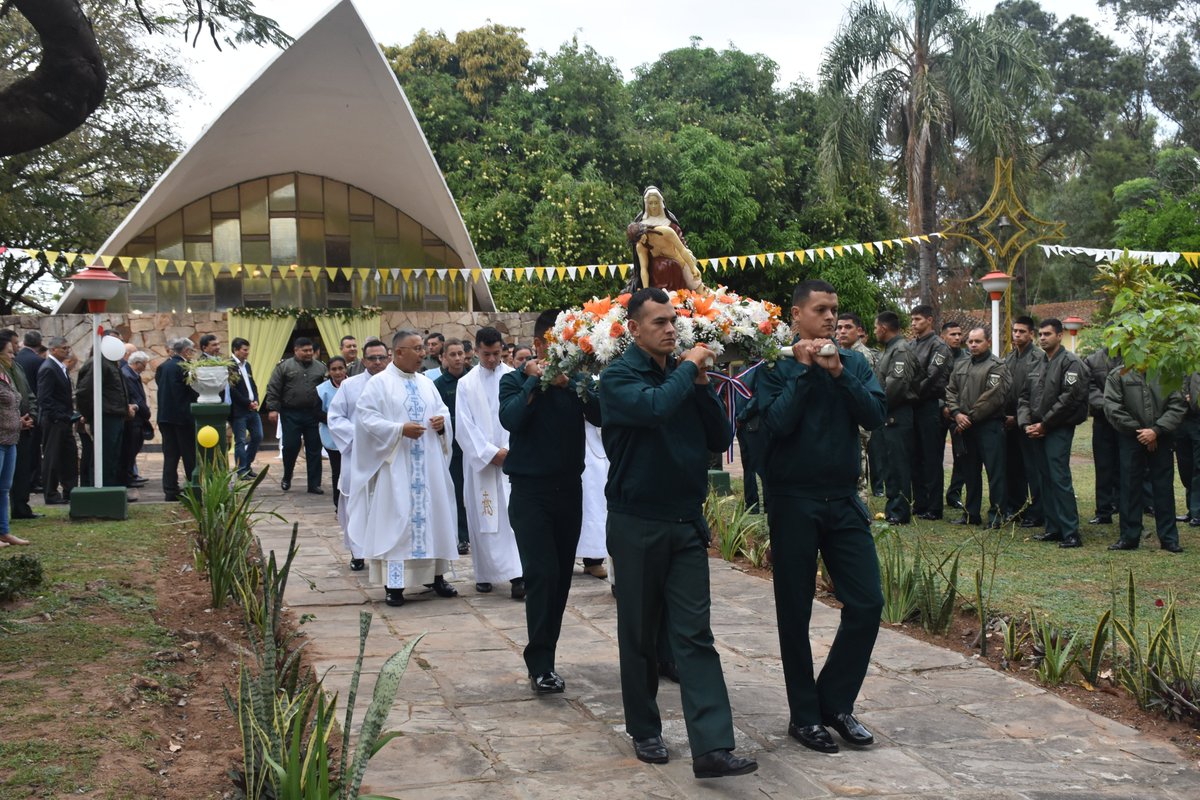 COMINGE_Py's tweet image. Hoy 5 de octubre del 2023, se Conmemora el día de la “VIRGEN DEL CAMINO”, Santa Patrona del Arma de Ingeniería. Como inicio de la Fiesta Patronal se llevó a cabo una Serenata a la Virgen, seguida de la Procesión y Celebración de la Santa Misa.