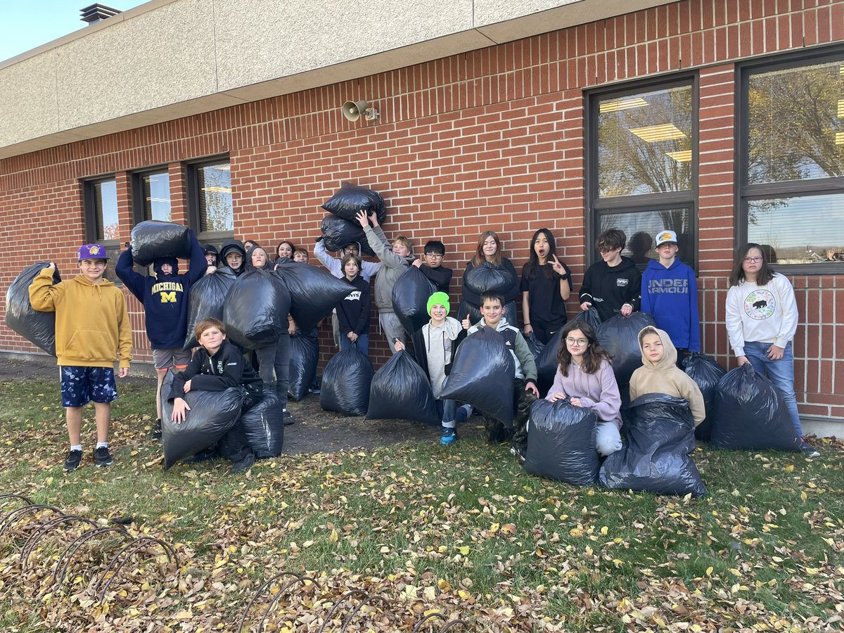 Outdoor Pursuits 7 helped out by collecting 25 bags of leaves from the front of <a href="/STA_ECSRD/">St.Thomas Aquinas</a>. All the students put effort into the service work. #lovetheenthusiasm #feelthethunder #ecssdSPIRIT