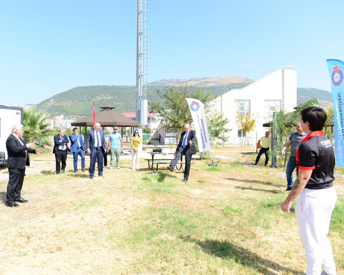 alpyasim's tweet photo. Avustralya'nın Ankara Büyükelçisi Miles Armitage eşliğinde Üniversitemizi ziyaret eden Türkiye Ragbi Lig Derneği Bşk. Gürol Yıldız, Türkiye Üniversite Sporları Federasyonu Bşk. Mehmet Günay ve beraberindeki heyete nazik ziyaretleri ve katkılarından dolayı teşekkür ederim. https://t.co/es7CqiJHuw
