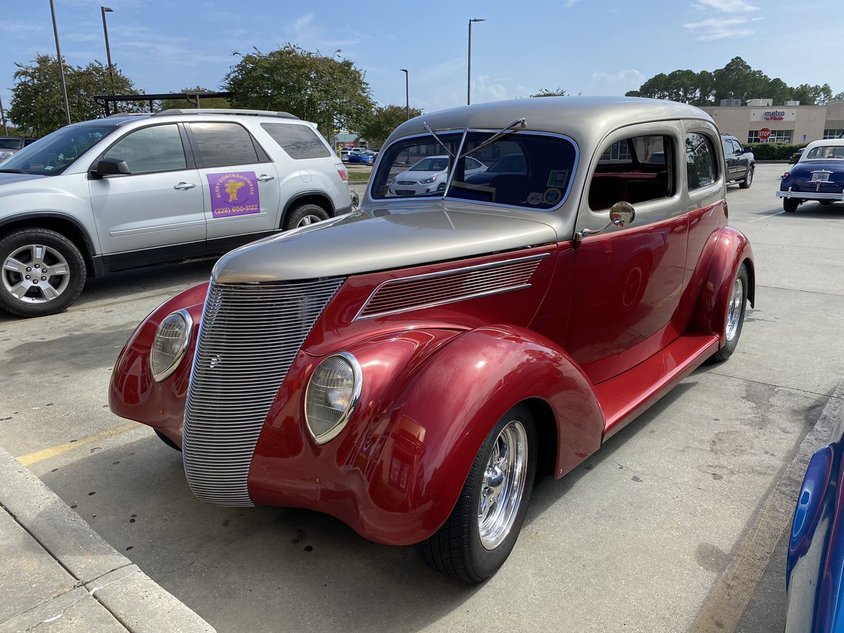 Some of the finest cars seen in Diberville, Mississippi.. if you haven’t visited during Cruisin the Coast week … your missing the best party other than Mardi Gras in the country!!