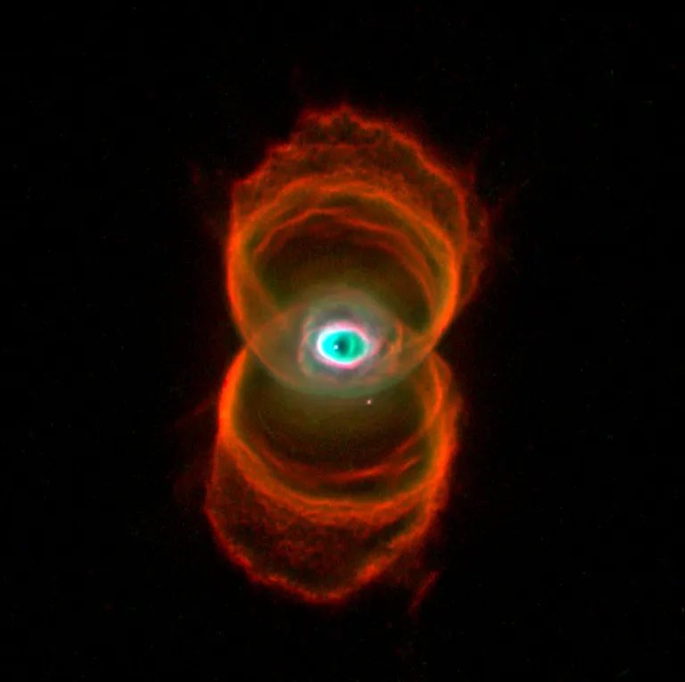 redditSpaceView's tweet photo. The Hourglass Nebula seen by Hubble https://t.co/6ZLCEGJAi7