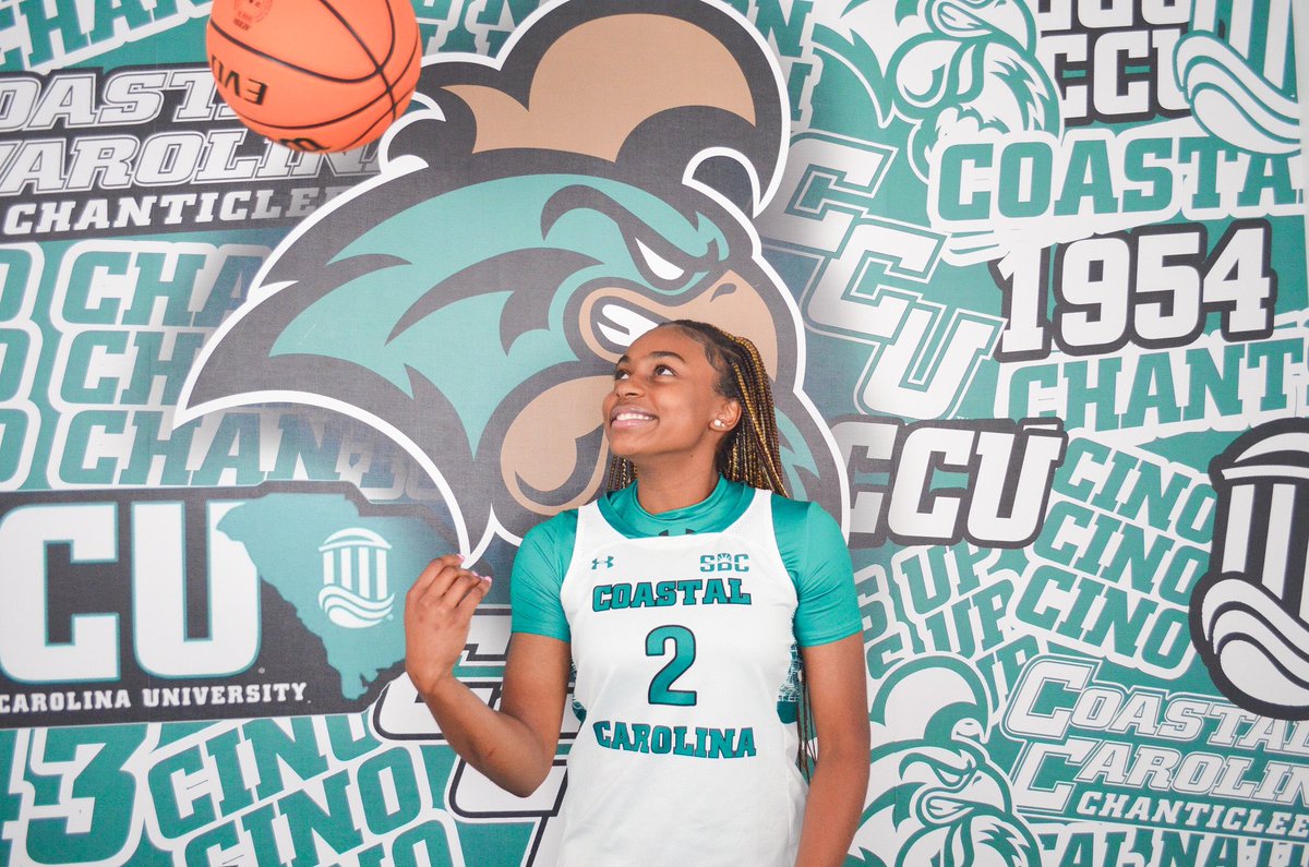 LaurenJacobs25's tweet photo. Thanks to Coach P and staff. My family and I had an amazing visit! Thank you!🤍 @CoachKPederson @The_CoachShoe @Coach_Burstrom @CoachDCarter23 @JeromeFleetwood @palmetto76erawe https://t.co/APZRcTrmoS