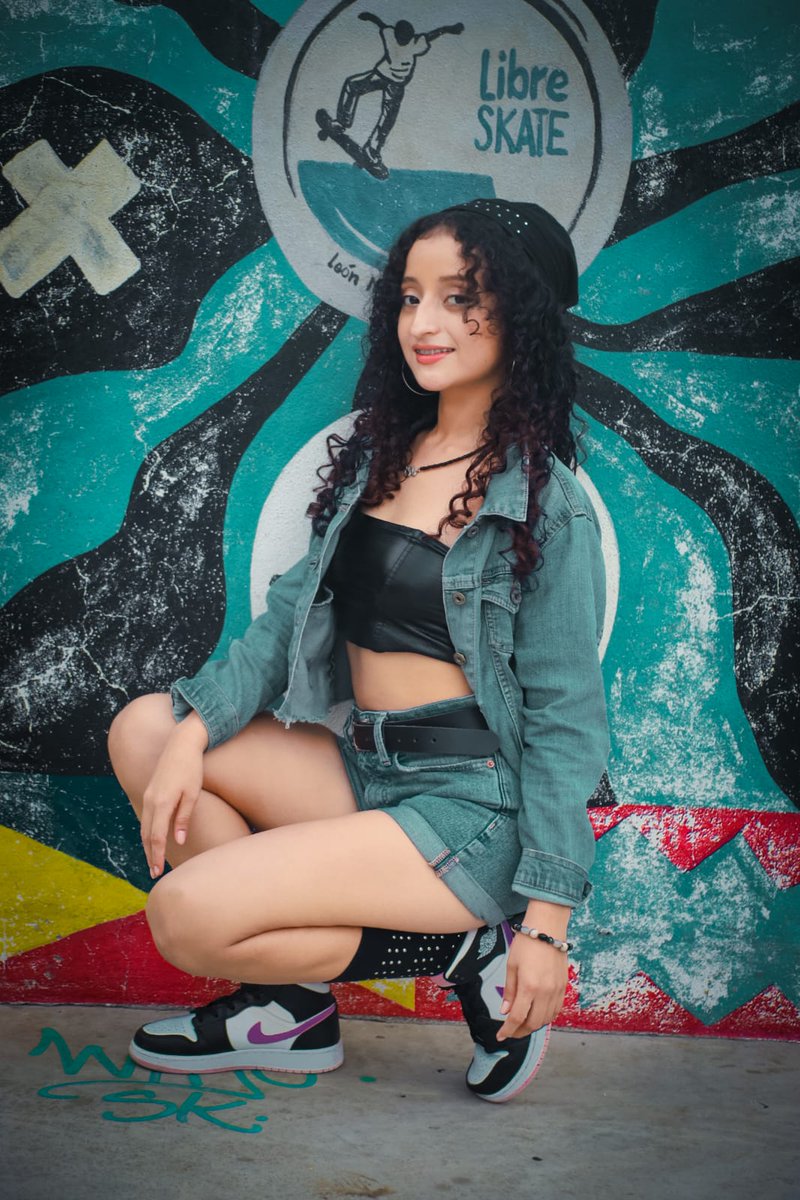 ErickRa1914's tweet photo. CANDIDATA A CHICA DERECHO&amp;APP 2023. 👑

Joana Judieth Navarro Cisnero
19 años de edad
3er año de la carrera de Derecho
Barra color: Roja ❤️

#Fotografía: Paulur/kSanteliz
#CUUN1914
#RumboAChicaCUUN https://t.co/1rcx8HM99B