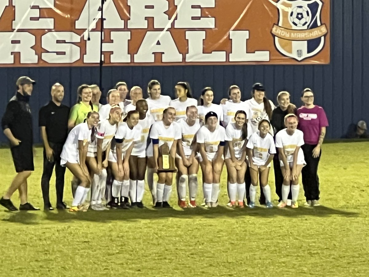 The 2023 Lady Tigers Soccer team aka District Champs!  Way to go, Ladies.  Not done yet.  👊🏻 #MurraySchools