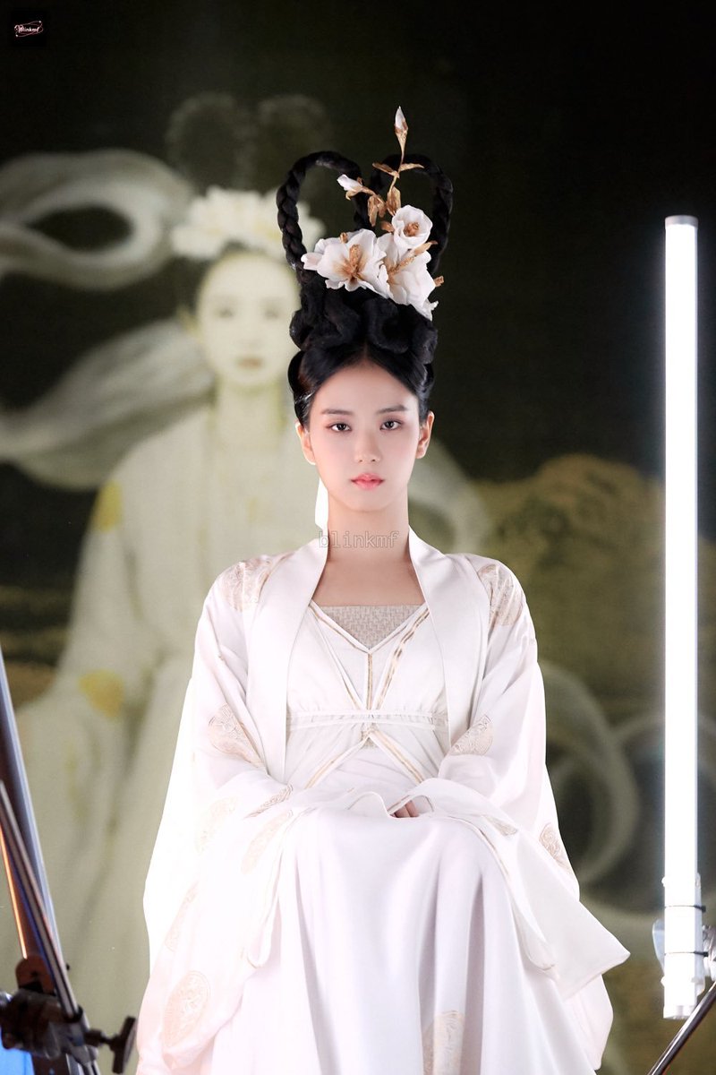 ForeverKimJisoo's tweet photo. Actress Lee Som was mesmerized when she saw #JISOO who made a special appearance to ‘Dr. Cheon and Lost Talisman’.

“I knew JISOO would appear from the first casting. But I didn't know it was that pretty until I saw it in person. It made me wonder if there was anyone who could be cast so well for the role of a fairy. Everyone looked at me in complete fascination, and so did I. Since a global star like Jisoo appears, we have some expectations that our ‘ Dr. Chun ’ will be popular in the global market ( laughs ).”
https://t.co/yJZgSiu2bw

블랙핑크 지수  #지수 #FLOWER #AllEyesOnMe
@BLACKPINK