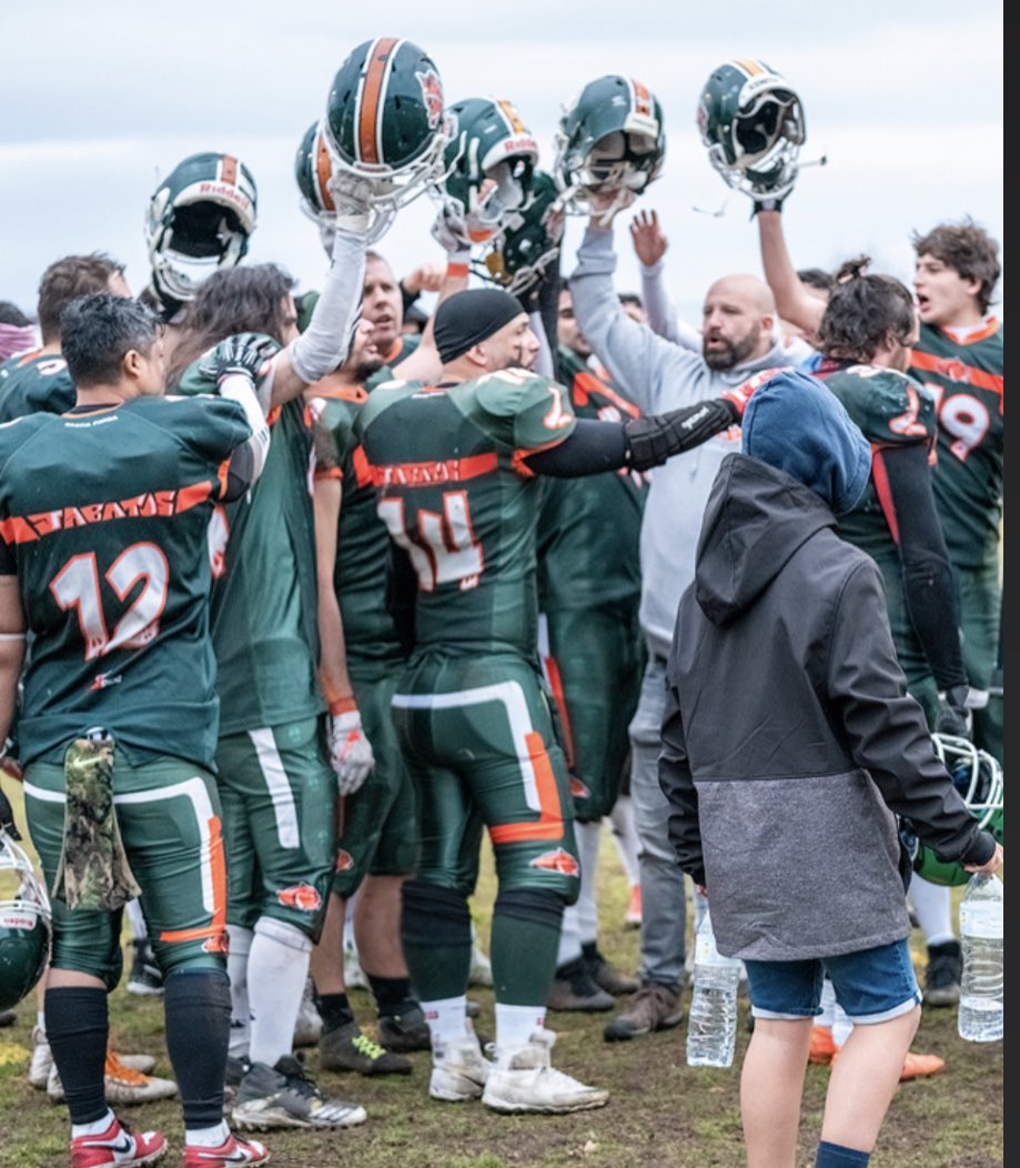 Saludos chicos! Jabatos de tres cantos disfrutando de l#InterceptadosPorLaNFL