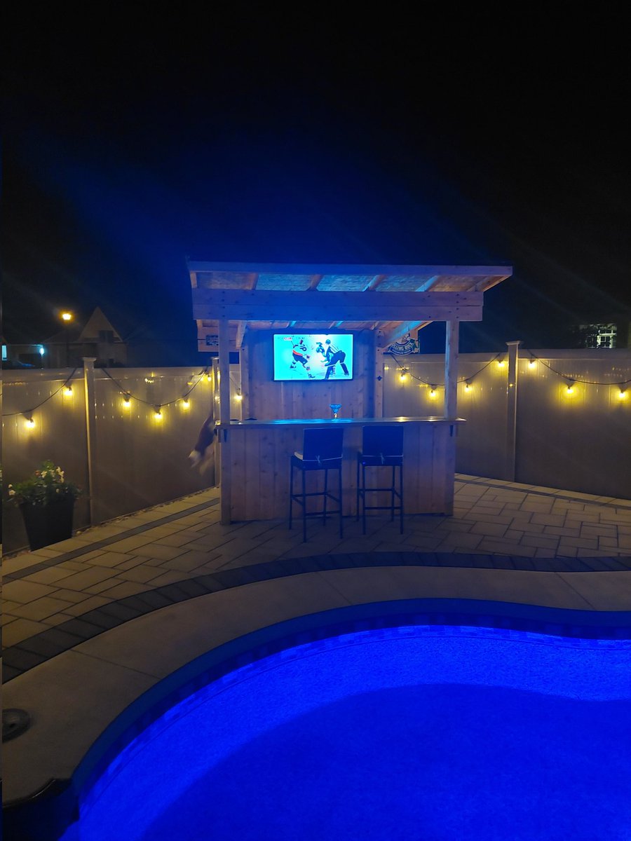 KurtFast's tweet image. Probably the last night for a swim and margaritas at our backyard pool bar in 2023. Sens/Jets to end the summer on October 5! @TrinaFast it's going to be a long 7 months until we open in 2024!