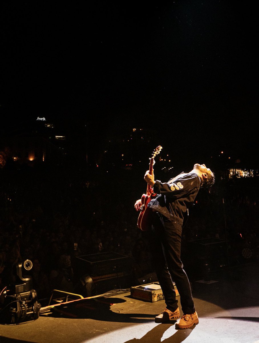 Noah Kahan tweet media