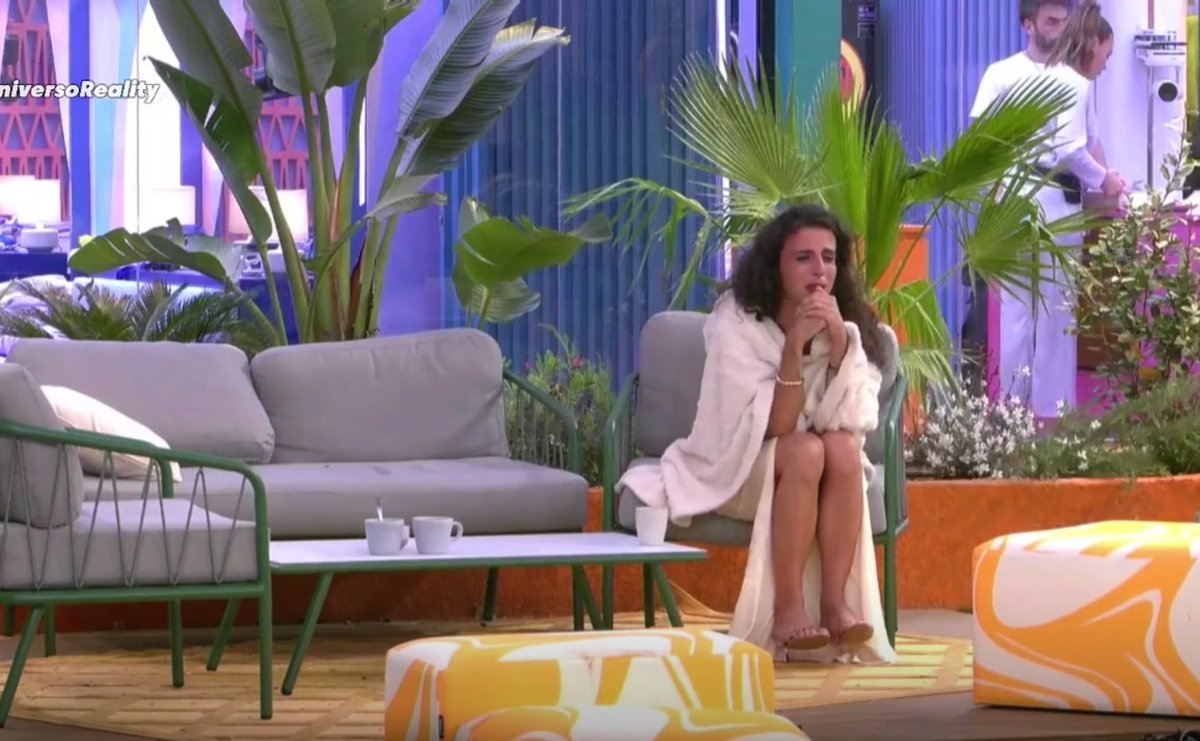 mojigataxtv's tweet image. Yo teniendo que coger un avion en 7 horas y aqui sigo con el drama de albert #GHVIP5O #GHVIP6O #GHVIPGala4