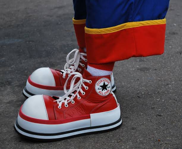 damnkatriel's tweet photo. @killobsreformed Converse zzz, vans god https://t.co/cOj71ygxQN
