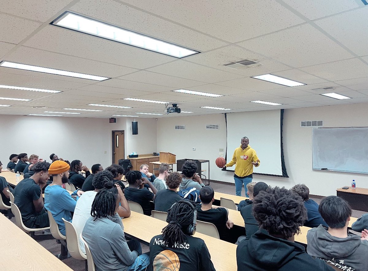 C.J. Luckey (@cjluckeydope) on Twitter photo This week has been all about INVESTING & today was no different! I consider it to be an honor to come back and invest in the basketball program at <a href="/cccktigers/">Central Christian</a>. Thankful for the opportunity Looking forward to supporting the brotherhood this year! 🏀 #CCC <a href="/ccckathletics/">CCCK Athletics</a> <a href="/ccckhoops/">CCC Basketball</a> This week has been all about INVESTING & today was no different! I consider it to be an honor to come back and invest in the basketball program at <a href="/cccktigers/">Central Christian</a>. Thankful for the opportunity Looking forward to supporting the brotherhood this year! 🏀 #CCC <a href="/ccckathletics/">CCCK Athletics</a> <a href="/ccckhoops/">CCC Basketball</a>