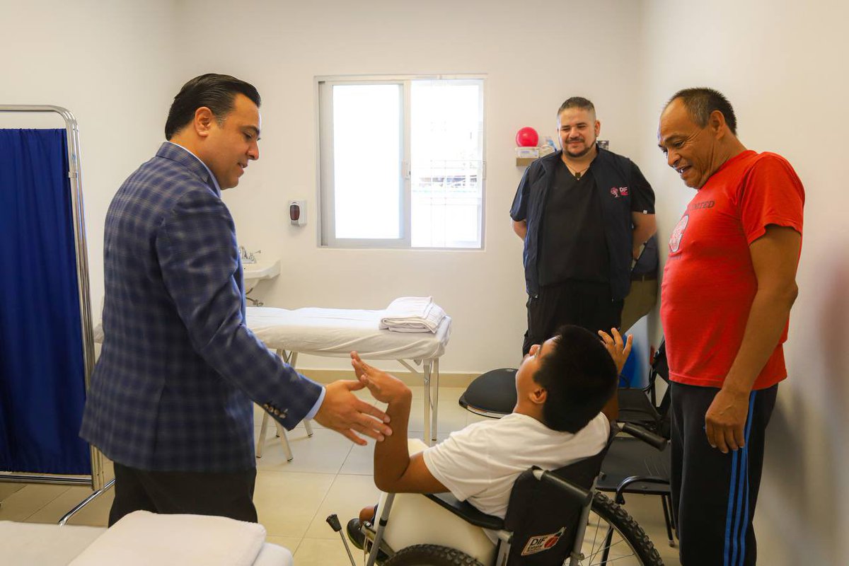 🔵Se inauguró el Centro Integral Médico Contigo Nzaki, es una  clínica que brinda atención médica especializada en diabetes, y que atenderá de forma gratuita a queretan@s para procurar su salud y mejorar su calidad de vida, así gobierna <a href="/AccionNacional/">Acción Nacional</a>
 Enhorabuena <a href="/LuisBNava/">Luis Nava</a>!