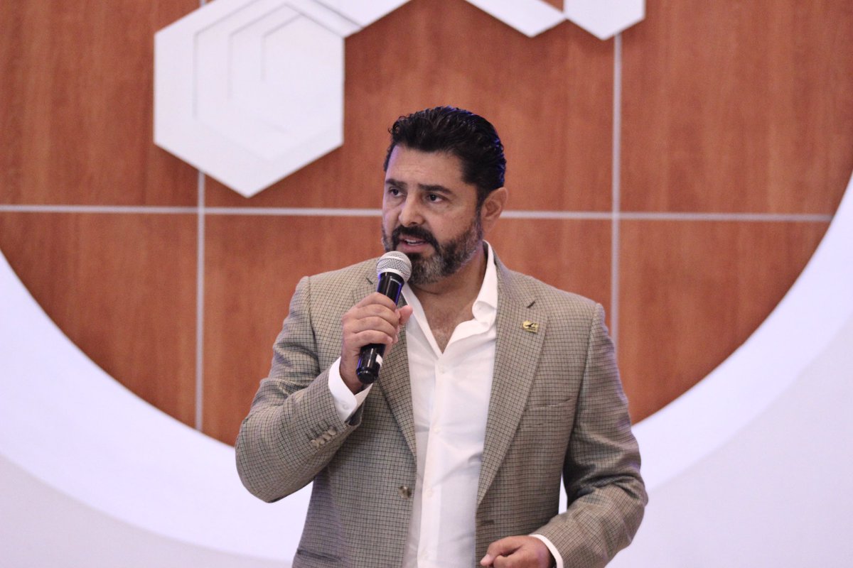 El día de hoy nos reunimos con las universidades que cuentan con la carrera de Arquitectura en el Estado de Querétaro. Realizamos distintas invitaciones para que sus estudiantes participen. Éstas no solo complementan la educación formal, sino que también nutre habilidades.