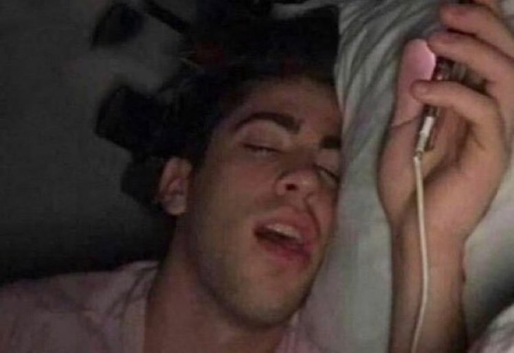 - tá acordada?
- tô

eu dps de enviar a mensagem: