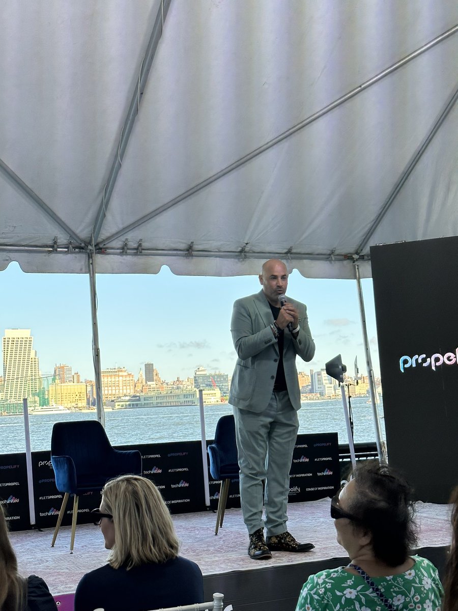 We welcome back @wearetechunited Founder & CEO, Aaron Price @apstartup for closing remarks at #Propelify! 🚀💡 #AllAboutAI #LetsPropel #InnovationUnleashed #propelify2023 🌟