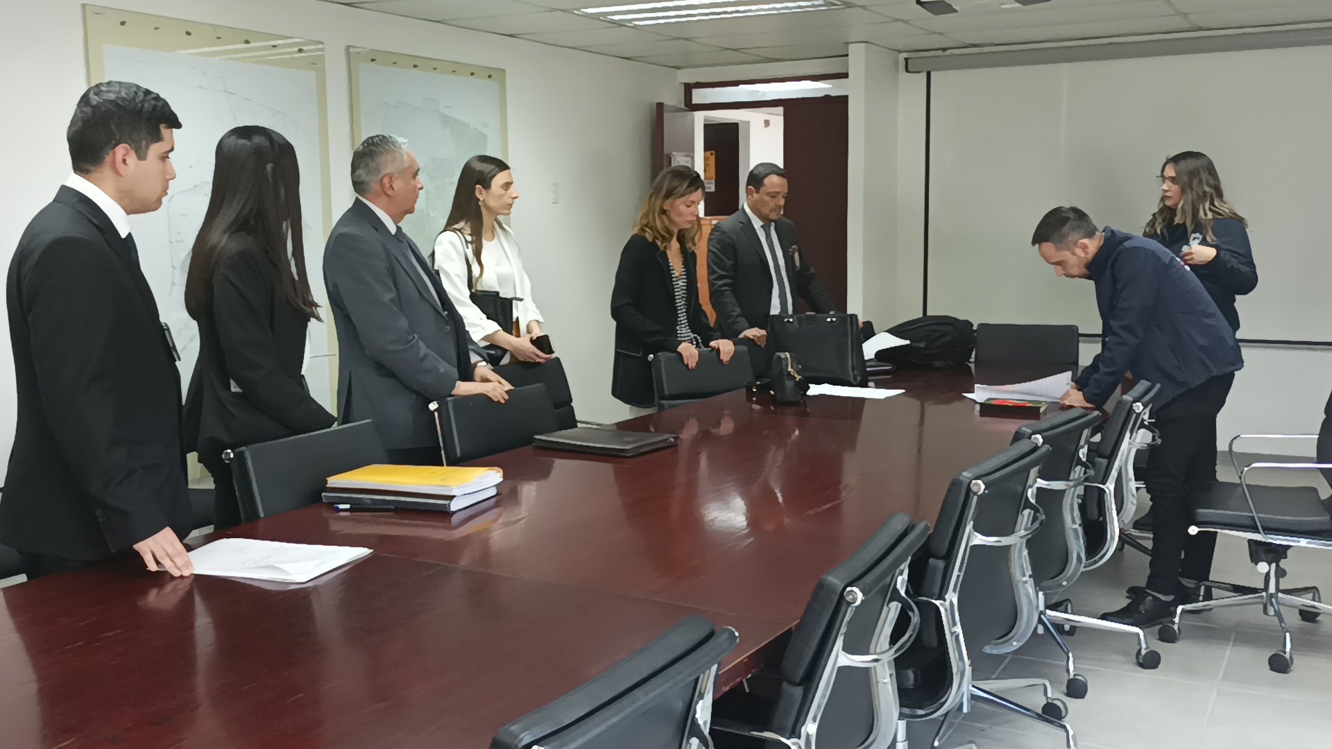 @fiscaliaoriente
Fiscalía de Alta Complejidad Oriente, en el marco de la investigacion que sigue en contra de la exalcaldesa Cathy Barriga y otros funcionarios por el delito de fraude al fisco, lidera diligencia de incautación y respaldo informático de correos y servidores en @Muni_Maipu