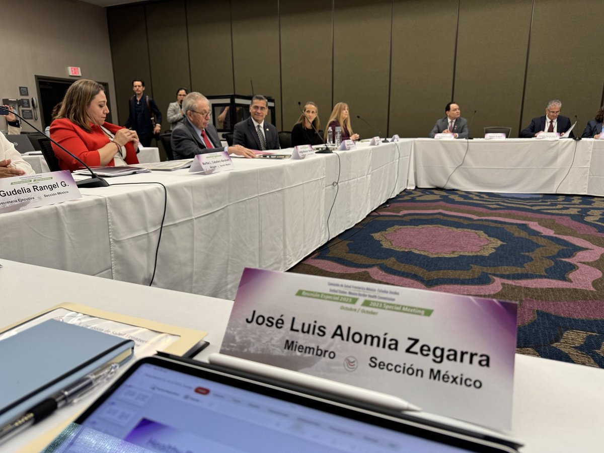 jalomiaz's tweet photo. Nos tocó a New México y Sonora, en representación de los 10 estados que integramos la frontera USA-México, presentar ante ambos secretarios de salud federales, Sec. Alcocer (México) y Sec. Becerra (USA), los avances de la iniciativa “Frontera Saludable 2030”. A paso firme !!! https://t.co/5gD11GFXx2
