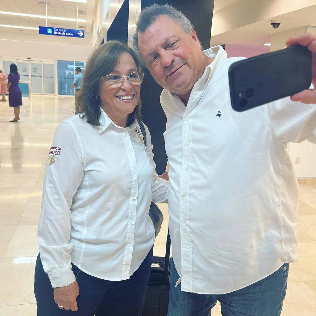 Una excelente coincidencia entre nuestro presidente del Consejo Coordinador Empresarial Veracruz- Boca del Río A.C., C.P. Luis Antonio Exsome Zapata y la Secretaria de Energía del Gobierno de México, <a href="/rocionahle/">Rocío Nahle</a>.