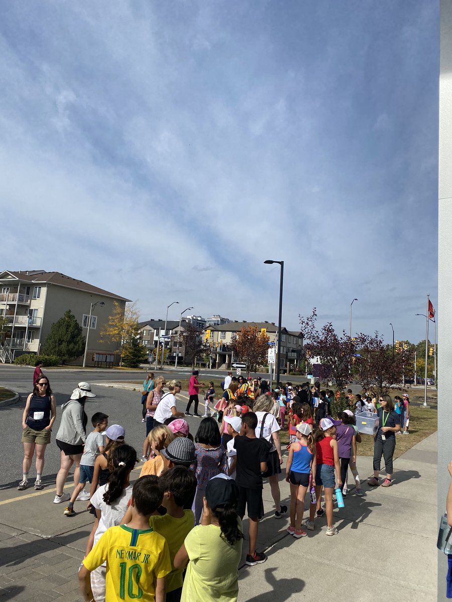 CMPS_Comets's tweet image. Today was the Terry Fox run at #CMPS. Thank you to everyone who supported this great cause.