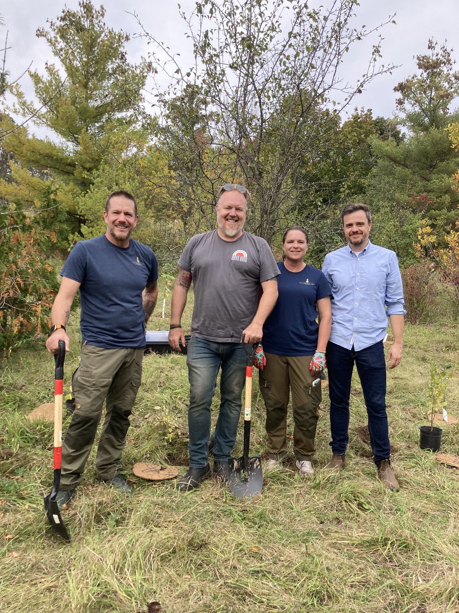 Conservation Halton Foundation (@chfoundation) on Twitter photo Special thanks to our newest corporate partner, <a href="/ResonatorAgency/">Resonator Agency</a> for rolling up their sleeves this morning and giving back by planting trees with <a href="/ConservHalton/">Conservation Halton</a> Special thanks to our newest corporate partner, <a href="/ResonatorAgency/">Resonator Agency</a> for rolling up their sleeves this morning and giving back by planting trees with <a href="/ConservHalton/">Conservation Halton</a>