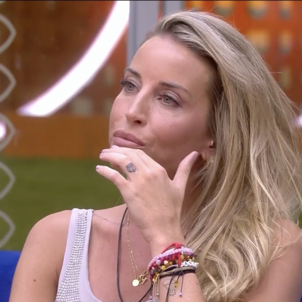 opinionista8's tweet image. Marta tu faltas al respeto diciendo:

-Que Asturias huele a mierda
-Que el flamenco es solo para gitanos
-Nombrando a la ex pareja de tu novio 
-Que la gente de pueblo es menos
-Y dando a entender que España es superior a los países latinoamericanos 

CÍNICA  #GHVIPGala4 #GHVIP5O