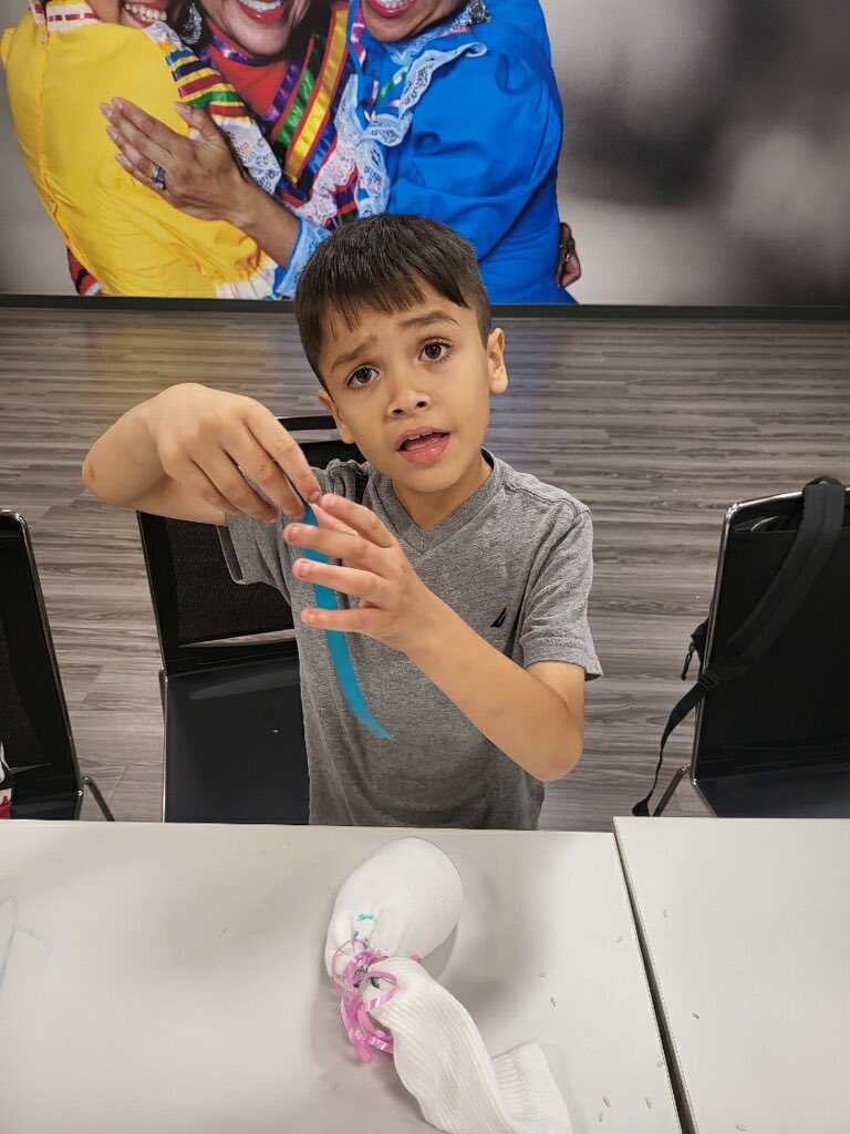 GasolFndnUSA's tweet photo. Fun arts and crafts activities during our Sleep lesson at CommUnity Wellness 🐰🖍🎯
#GasolFoundationUSA #LACare #ZeroChildhoodObesity #CommUNITYWellness #MakeItHealthyMakeItFun #Sleep #SleepQuality #ProperSleep #Fun https://t.co/90BCYSBOcG