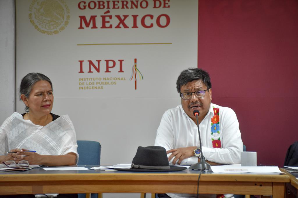 DEELAYUUK's tweet photo. El Comité Interinstitucional de la Universidad de las Lenguas Indígenas de México (ULIM) aprueba por unanimidad el Plan y Programas de Estudio de la Licenciatura en Enseñanza de Lenguas Indígenas.

El día 12 de octubre del 2023, “Día de la Resistencia Indígena”, vamos a dar inicio con las actividades escolares de la ULIM. 

¡Cumplimos con el encargo del Presidente @lopezobrador_ de trabajar por la revitalización y florecimiento de las lenguas indígenas!