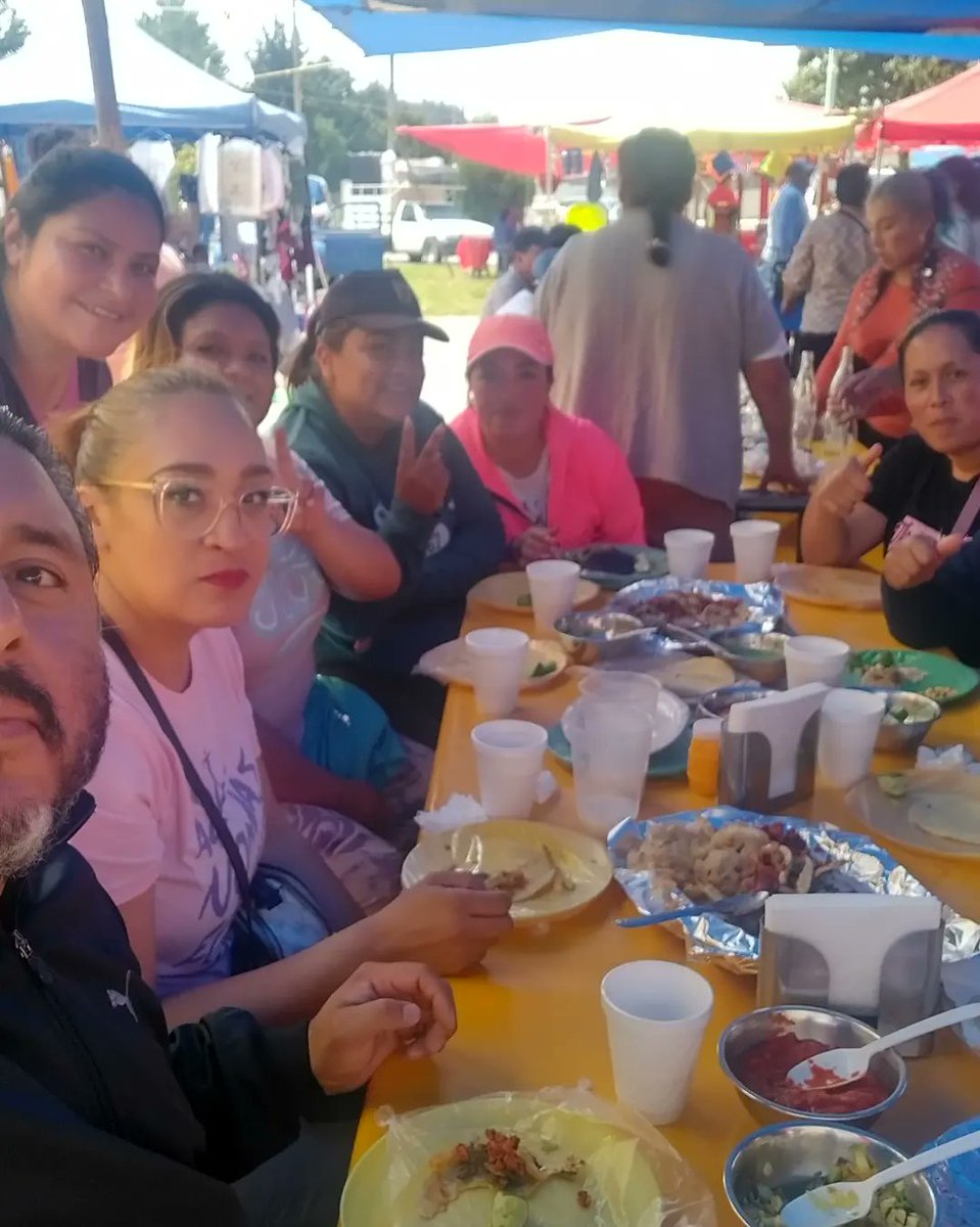 interteban's tweet photo. Gracias a las instructoras de zumba, que son parte del equipo, y hoy nos tocó en mi bello #Lerma en la comunidad de Atarasquillo con las amigas #Delmacistas quien agradezco su confianza.

Después del ejercicio, a recuperar energía, en el #Distrito4 seguimos visitando. Abrazos 🤗 https://t.co/Q9xc62UrV9