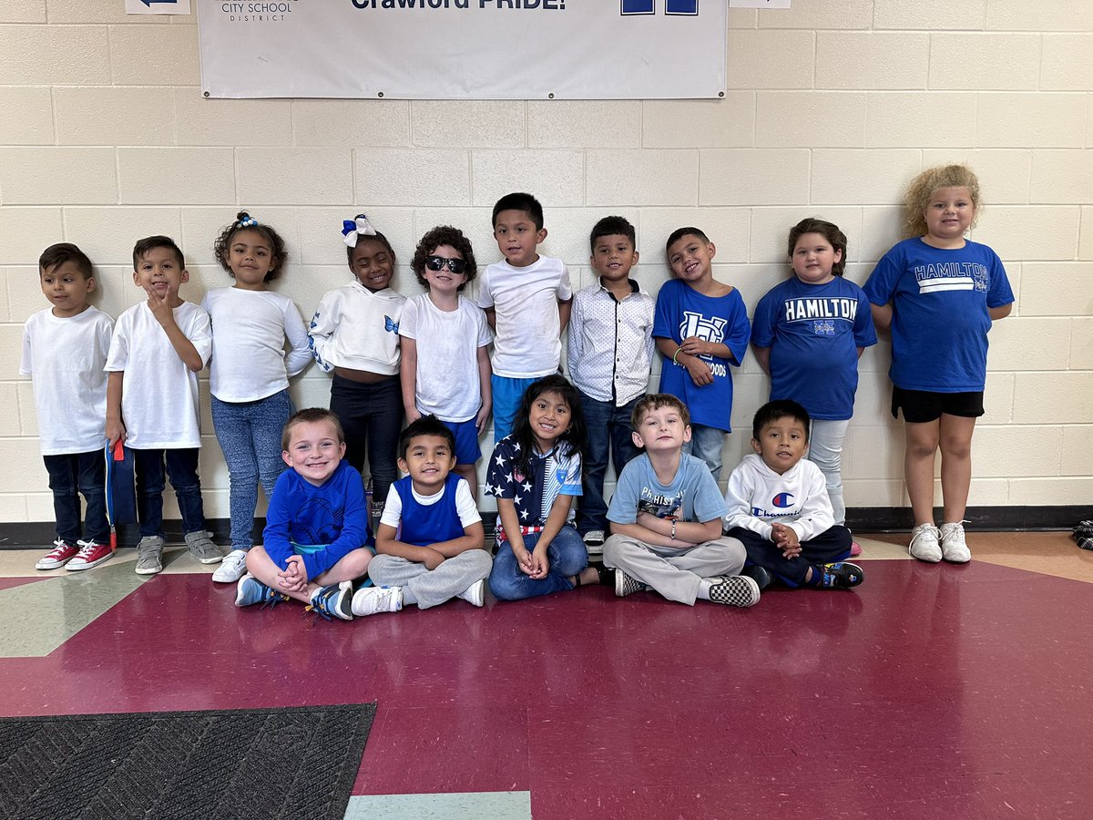 Spirit ready! Showing Wildcat pride at the pod pep rallies! See you at the parade! <a href="/Hamilton_CW/">Crawford Woods Elementary</a> <a href="/BigBlueFB/">Hamilton Football</a> 💙🏈🎵🎉