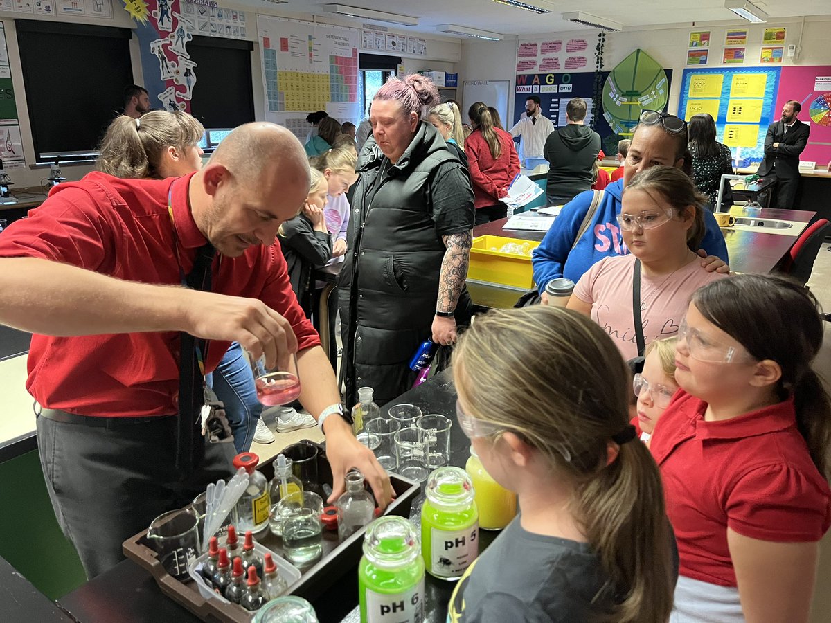 Mrs D Parfitt tweet media