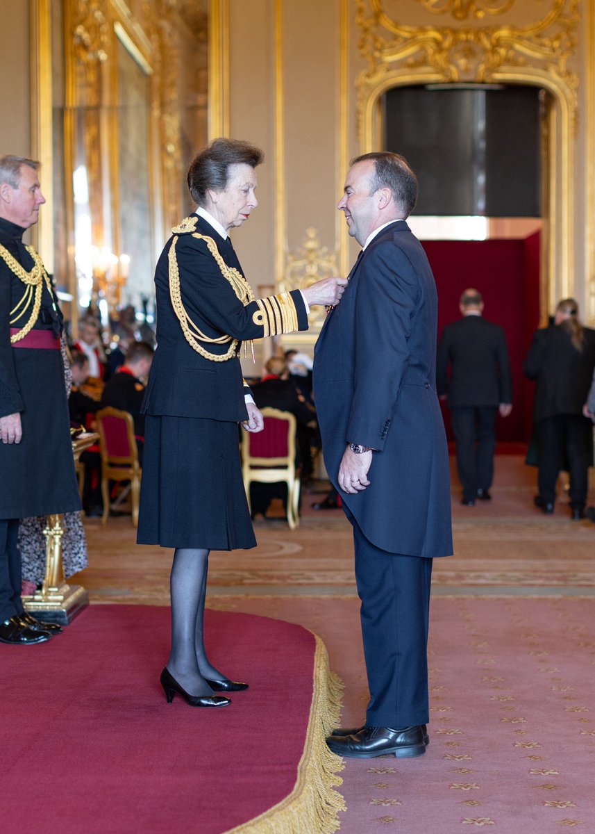 kevindaly101's tweet photo. It was an honour to be awarded an OBE by Princess Anne at my investiture at Windsor Castle and wonderful to share this special occasion with my family. https://t.co/85ZkIlMzJ6