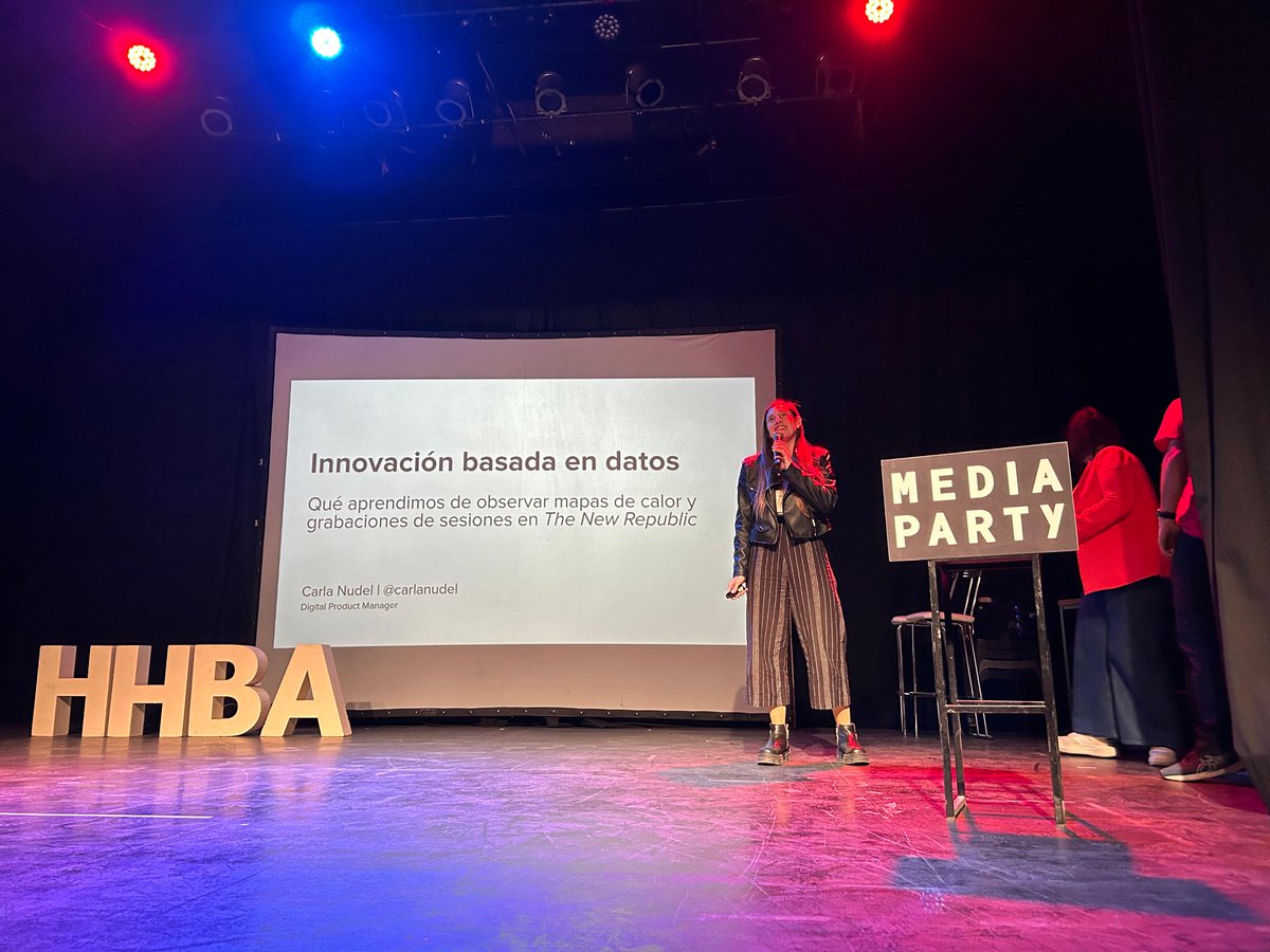 Sube al escenario <a href="/carlanudel/">Carla Nudel</a> de <a href="/newrepublic/">The New Republic</a> para presentar "Innovación basada en datos: Qué aprendimos al observar mapas de calor y grabaciones de sesiones en The New Republic".

#MediaParty🎉