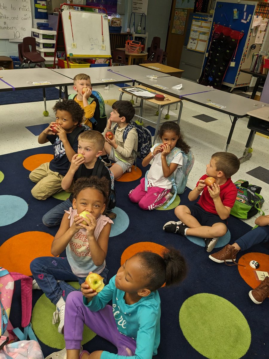We heard the crunch in kindergarten!  #VACrunch #VAFarmtoSchool #ccesdukes #WeAreCUCPS