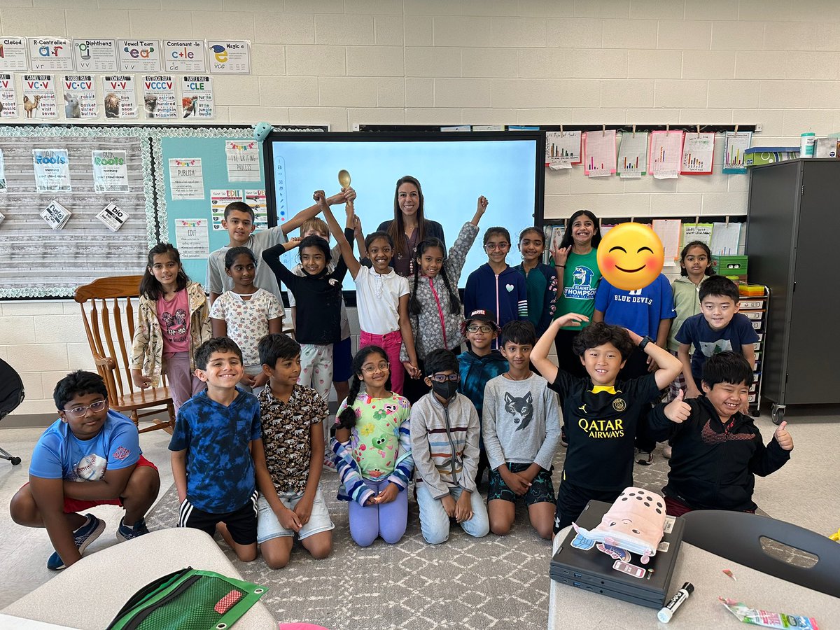 We won the golden spoon for our awesome cafeteria behavior! So proud of these amazing kids!! #TeamThompson <a href="/E_ThompsonES/">Elaine Thompson Elementary</a>