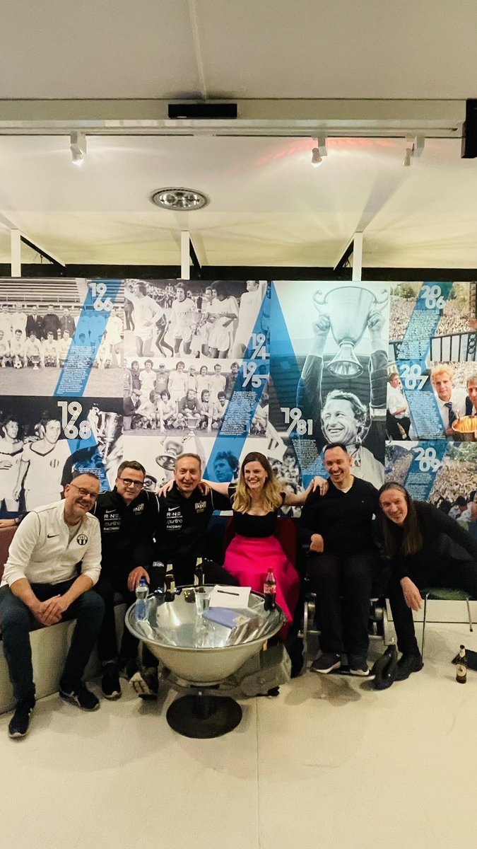 Kafi Freitag (@kafifreitag) on Twitter photo Heute Abend durfte ich für Islam Alijaj @lomali im <a href="/FCZMuseum/">FCZ Museum</a> ein Podium zum Thema #Inklusion im #Fussball durchführen, bei dem aus seinem Buch vorgelesen wurde. Auf dem Podium waren außerdem Mike Jucker, Urs Rauschenbach und Emin Dündar vom @FCZBrunau und Etrit Hasler (Leser) Heute Abend durfte ich für Islam Alijaj @lomali im <a href="/FCZMuseum/">FCZ Museum</a> ein Podium zum Thema #Inklusion im #Fussball durchführen, bei dem aus seinem Buch vorgelesen wurde. Auf dem Podium waren außerdem Mike Jucker, Urs Rauschenbach und Emin Dündar vom @FCZBrunau und Etrit Hasler (Leser)