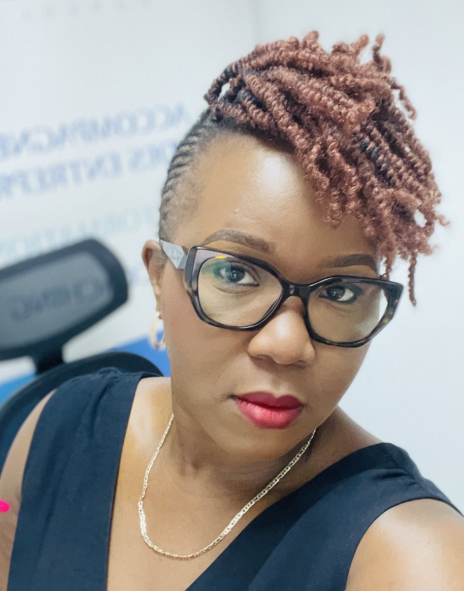 OvoOsha's tweet photo. Vous pouvez choisir de lire mes X comme Harmony ou #Lukunga375
Dans les 2 cas, je ne compte pas porter de masque. Je me présenterai telle que je suis: humaine et imparfaite et préparée à la tâche.
Et si ça ne suffit pas pour toucher les cœurs,je sais que mon avenir sera radieux! https://t.co/QD3BND9Bul