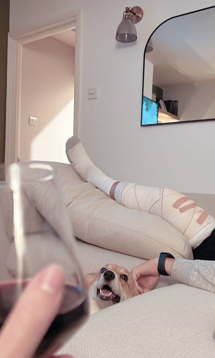 MrAshby_PE's tweet photo. That guilt feeling is legit when you’re off work &amp; you’re glued to the sofa eating shit, no exercise 🤕 https://t.co/izJTQulJBF