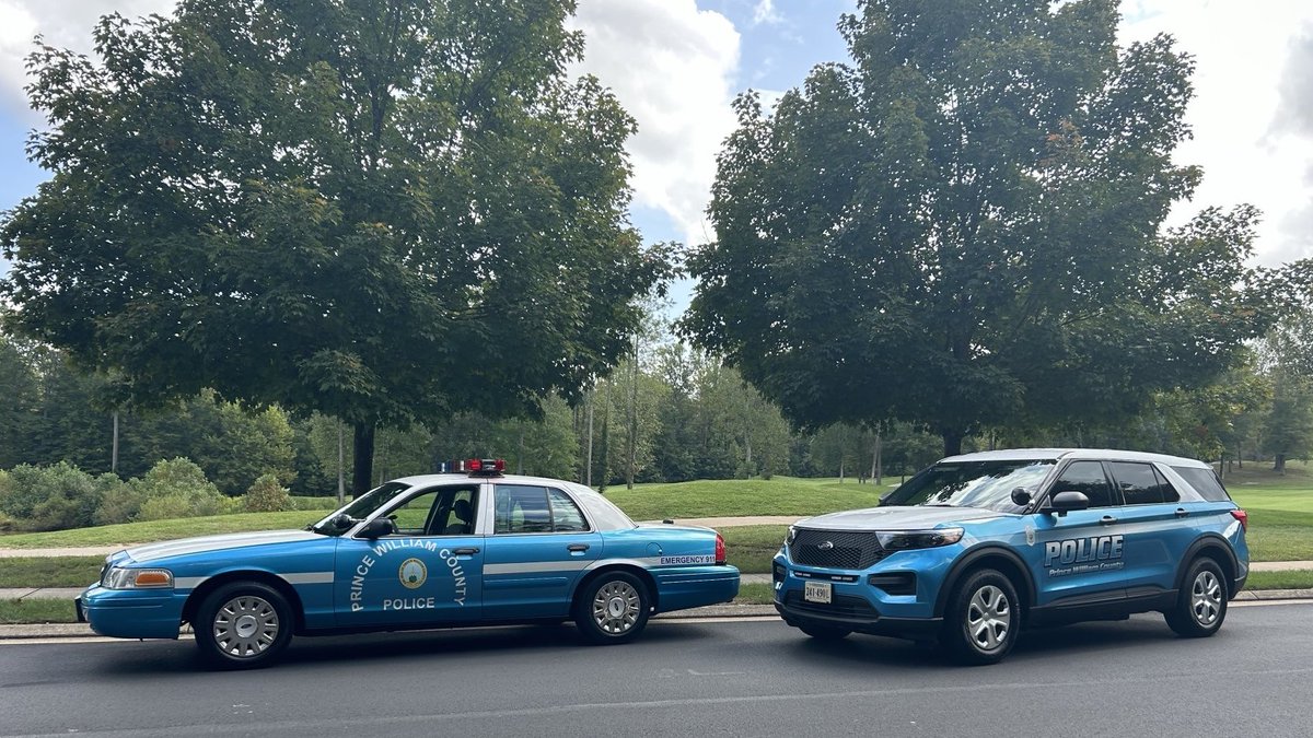 PWCPolice's tweet photo. Who remembers the 04 Ford Crown Vic? 132K miles driven & innumerable reports written in this cruiser. While the graphics & models may have changed, the signature #PWCPD Blue remains unique & identifiable. High5 to our fleet team for the drive to #KeepItClassic! #ThrowbackThursday https://t.co/D2mnufFjHU