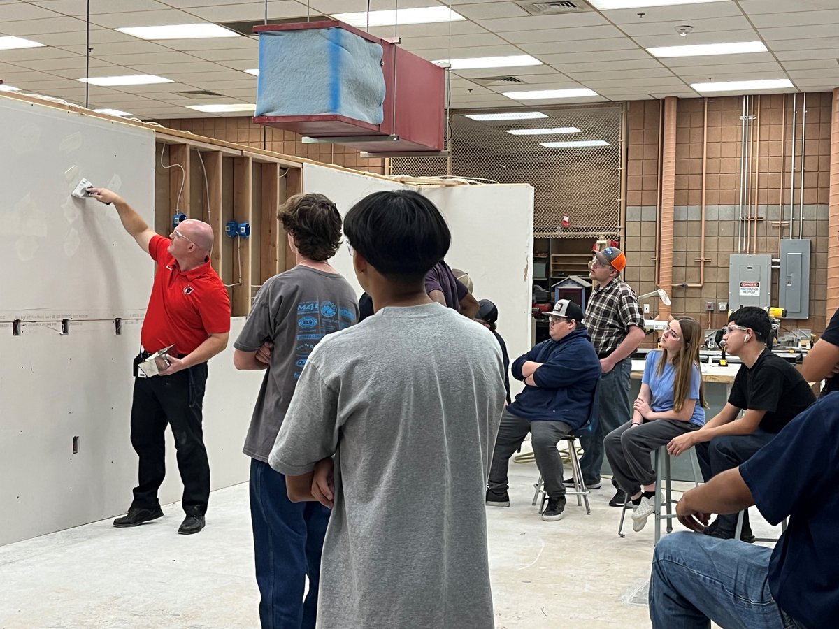 Centennial's Athletic Director, Adam Larsen takes over the <a href="/CeHSAZ/">Centennial High</a> construction II class today teaching a drywall workshop!  #PeoriaUnified11 #PeoriaCTE