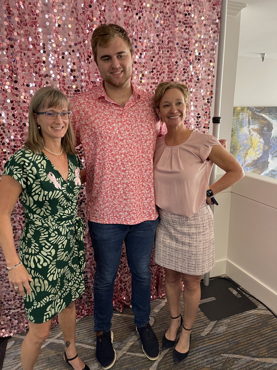 CancerClinicBCS's tweet photo. The 20th Surviving &amp; Thriving Breast Cancer Luncheon was a success with over 780 people in attendance including the Cancer Clinic team that turned out as a sponsor in support of this important cause.  Thank you, Dr. Floyd, Dr. Durham, Dr. Fleener and team for representing us! https://t.co/tU8iaJKj6P
