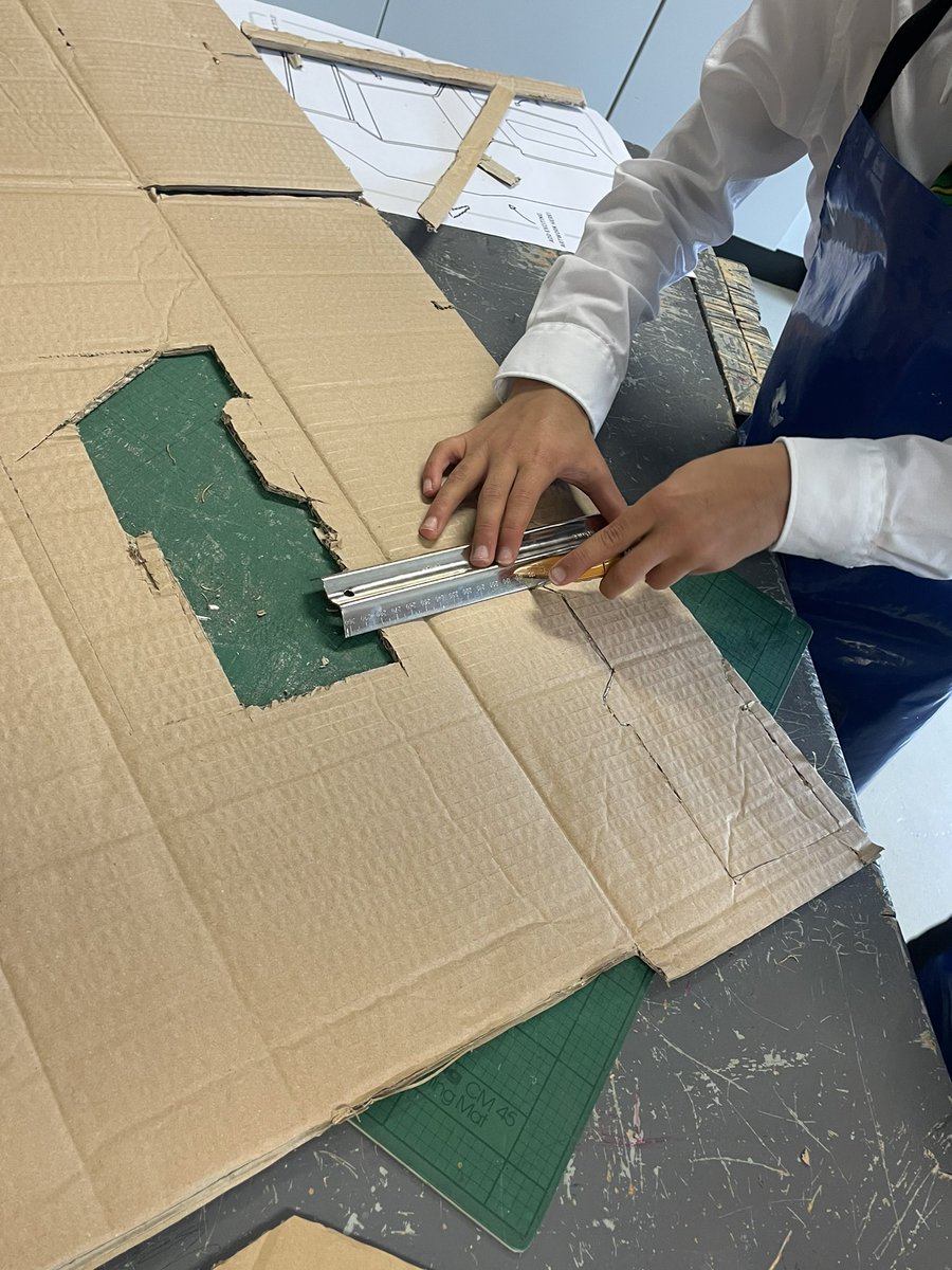 StockgrnTech's tweet photo. Week 2 of our after school club! Began the mock ups of our arcade machine! Exciting stuff! #stem #computing #retroarcade https://t.co/nqjfAKGOkq