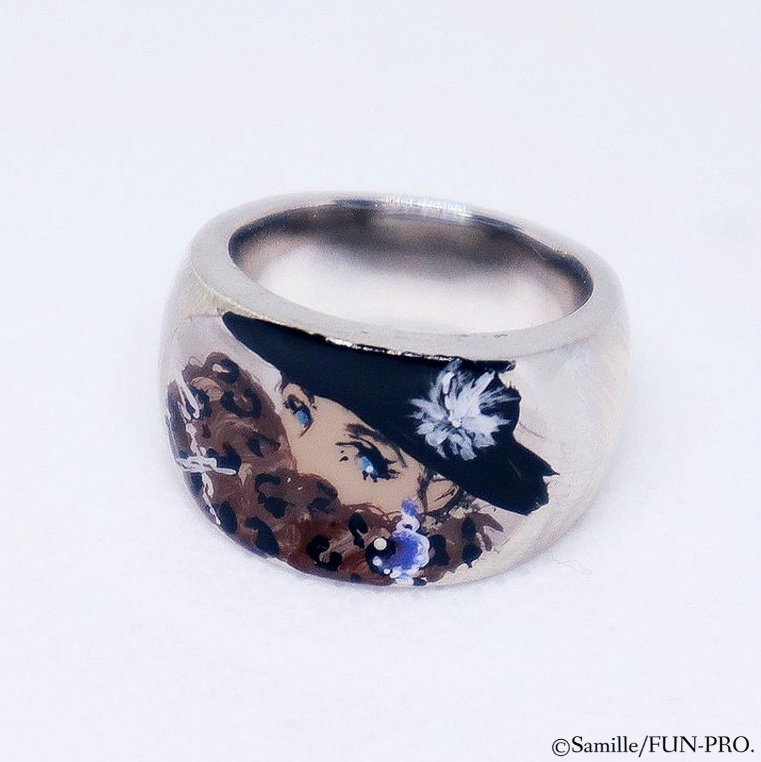 samille888's tweet photo. ジュエリーのSUGARTOさんとコラボで、リング💍にも絵を描かせて頂きました♪ちゃんとサイン入りです✍️新宿伊勢丹の個展でたくさんの反響を頂けたので、また次の展開があれば嬉しいです*\(^o^)/*#株式会社スガルト #SUGARTO #アクリル絵の具 #自分も身に付けたい♪ https://t.co/MnEtXtOGzS