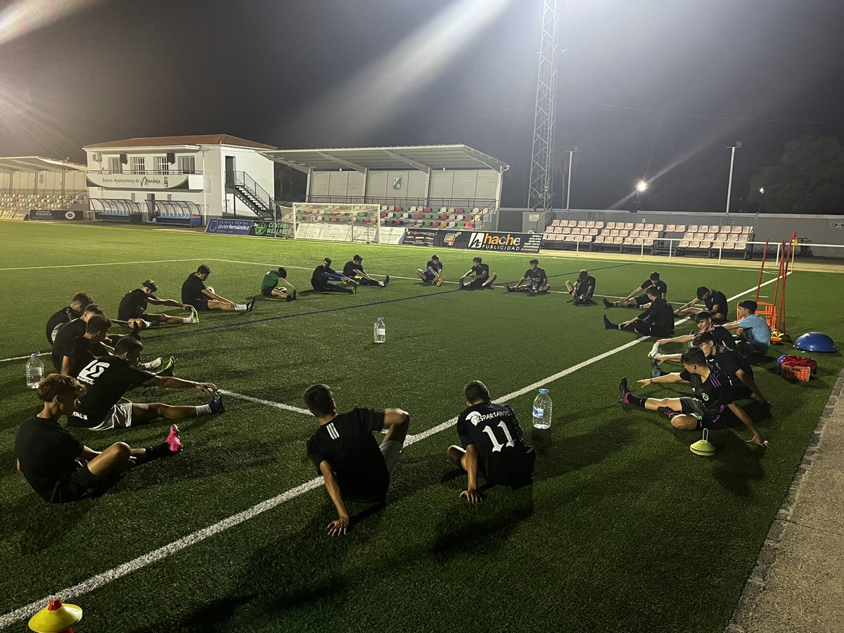#JUVENILESCP🏴‍☠️

¡PRÓXIMO SÁBADO 4ª JORNADA DE LA 1ªDIVISIÓN EXTREMEÑA JUVENIL!

CFTRUJILLO 
   ✅
CPMORALEJA CAHERSA

📆7/10
⏰17.00
🏟Municipal San Lázaro 
📍Trujillo 

Nuestros Juveniles juegan fuera de casa….Vamooosss Equipo a darlo todo!!💪🏼⚽️💪🏼

#JuvenilesCP🏴‍☠️
#SiempreCP🤍🖤
