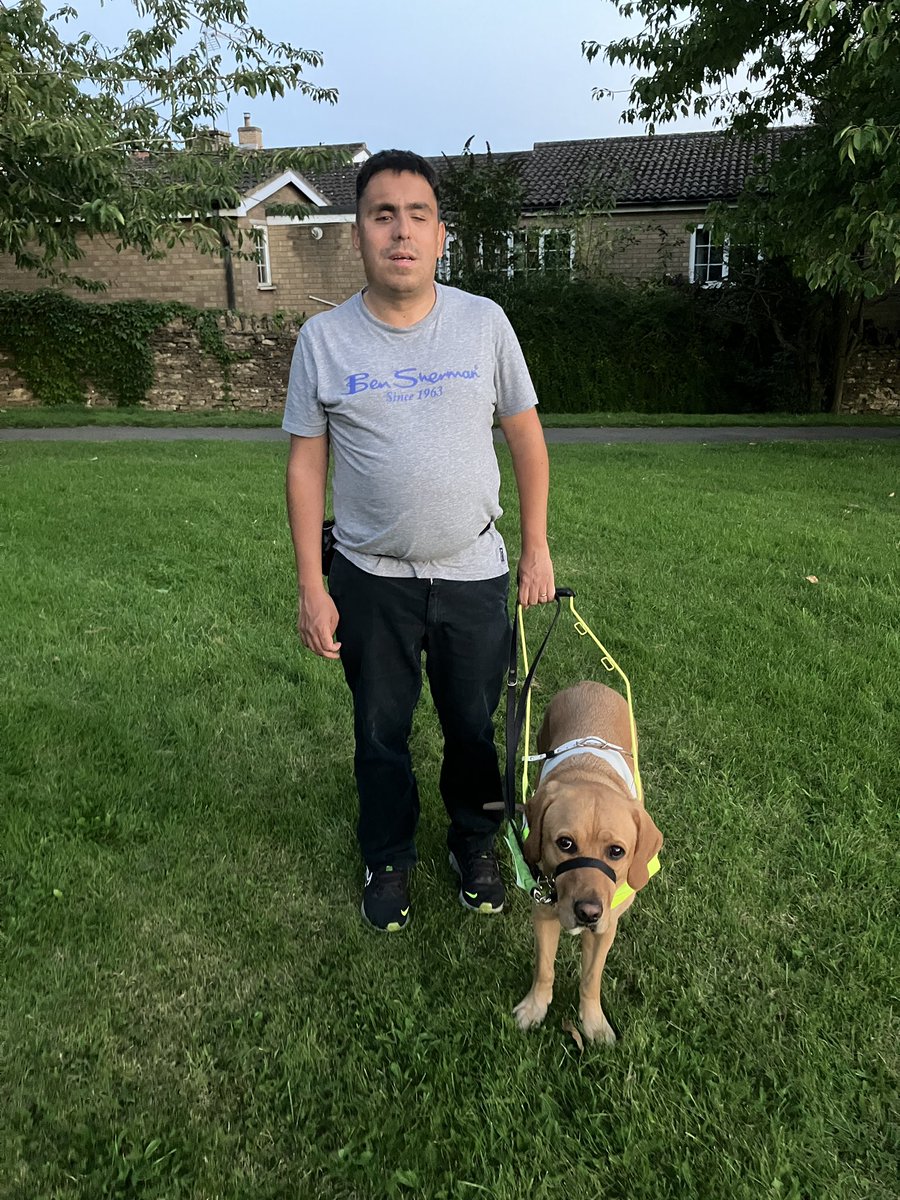 Kevinsatizabal's tweet image. Thread: Went out to dinner earlier in Bristol. The restaurant staff initially tried to refuse my guide dog. I explained the law and told them about the equality act. The manager had apparently never heard about it.