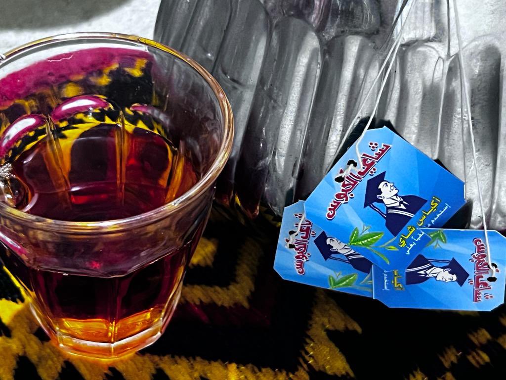 وشلون تزعل وتغار   
وأنت قمر وما دونك إلاالنجوم

كملوها🤎
#قصيد